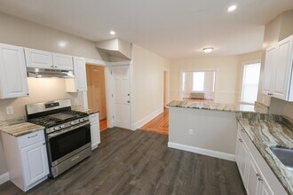 32 Robinson St in Boston, MA - Building Photo - Building Photo