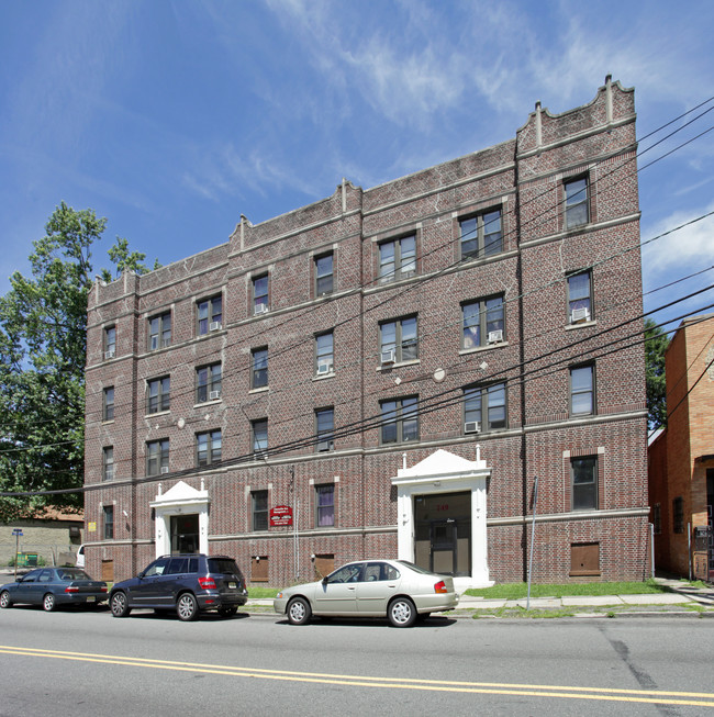 749-755 Chancellor Ave in Irvington, NJ - Building Photo - Building Photo