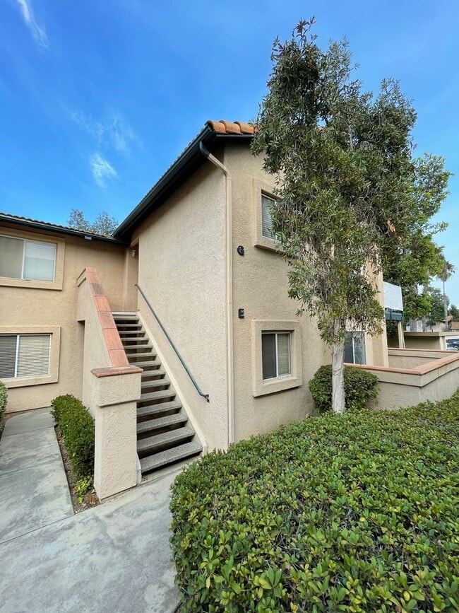 11349 Avenida De Los Lobos in San Diego, CA - Building Photo - Building Photo