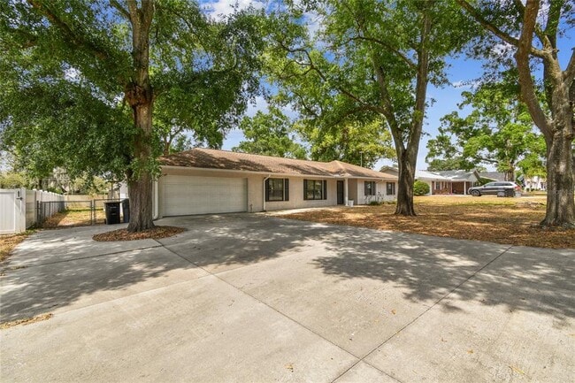 1102 Shadowbrook Dr N in Lakeland, FL - Building Photo - Building Photo