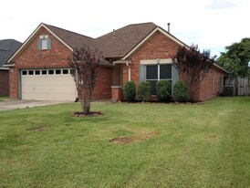 7996 Blue Bonnet St in Beaumont, TX - Building Photo