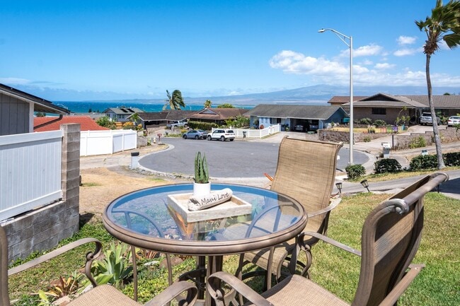 800 Kolani Pl in Wailuku, HI - Building Photo - Building Photo