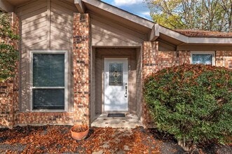 425 Country View Ln in Garland, TX - Building Photo - Building Photo