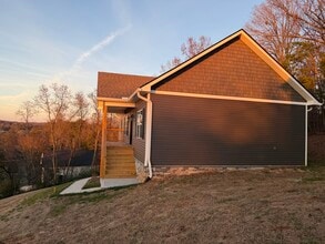 955 Oakwood Estates Dr in Lenoir City, TN - Building Photo - Building Photo