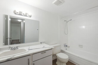 Fraser Prospect in New Westminster, BC - Building Photo - Building Photo