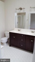 8108 Madrillon Springs Ln in Vienna, VA - Building Photo - Building Photo