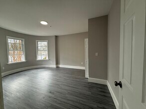 40 Fowler St, Unit 3 in Boston, MA - Building Photo - Building Photo