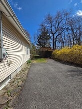 36 Julie Ln in Greenwood Lake, NY - Building Photo - Building Photo
