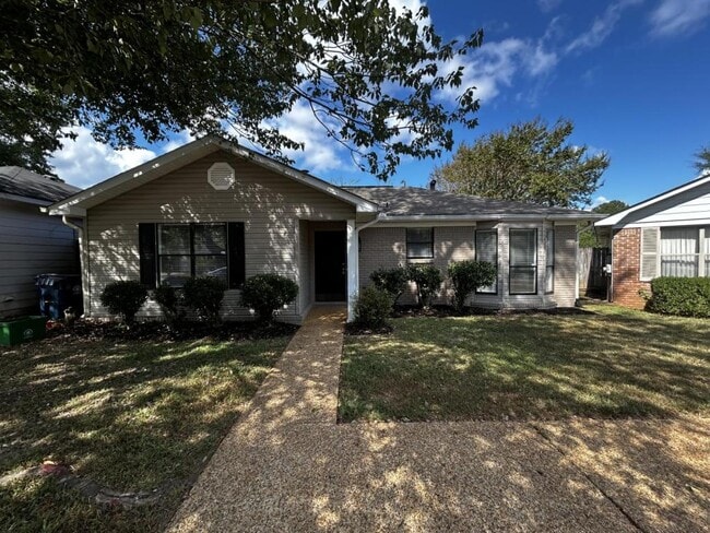 1016 Vineyards Dr