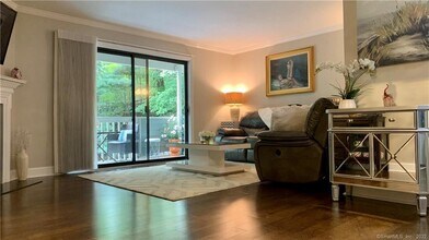 3 Oakwood Dr in New Fairfield, CT - Building Photo - Building Photo