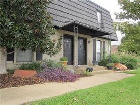 2729 Hurstview Dr in Hurst, TX - Building Photo