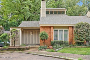 200 Woodgreen Dr in Madison, MS - Building Photo