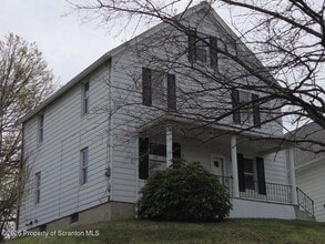 138 Charles St in Throop, PA - Building Photo - Building Photo