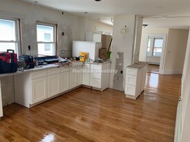 236 Cedar St, Unit 3 in Somerville, MA - Building Photo