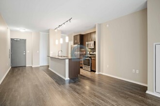 120 N Desplaines St in Chicago, IL - Building Photo - Building Photo