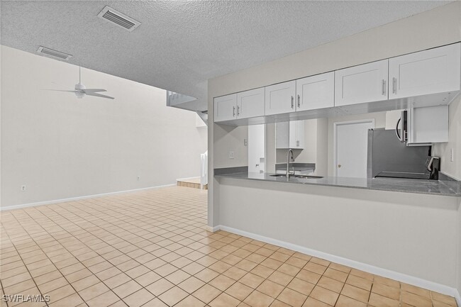 property at 11653 Pointe Cir