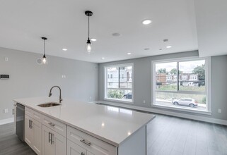 1309 S 52nd St in Philadelphia, PA - Building Photo - Interior Photo