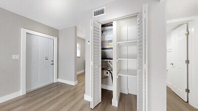 329 SW 9th Ave, Unit 1 in Miami, FL - Building Photo - Building Photo