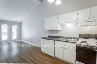 5221 Old Trail in Red Bank, TN - Foto de edificio - Building Photo