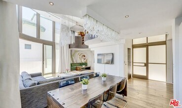 11 Marine Terrace in Santa Monica, CA - Building Photo - Building Photo