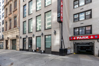 230 E 63rd St in New York, NY - Foto de edificio - Building Photo