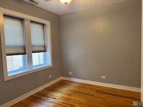 1430 N Maplewood Ave, Unit 302 in Chicago, IL - Building Photo - Building Photo