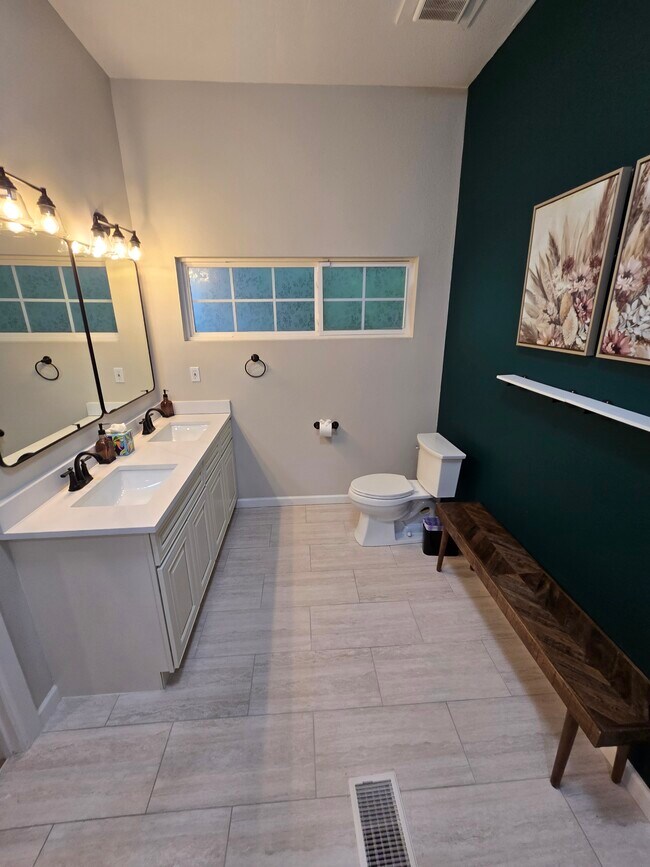 1217 E Lamar St in Sherman, TX - Foto de edificio - Building Photo