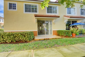 127 Yacht Club Way-Unit -112 in Hypoluxo, FL - Building Photo - Building Photo