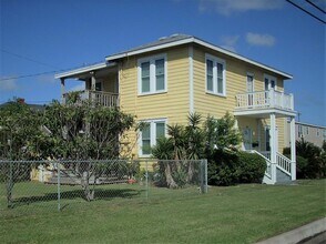 4101 Avenue S 1/2 in Galveston, TX - Building Photo - Building Photo