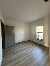 9827 County Road 35 in Tyler, TX - Foto de edificio - Building Photo