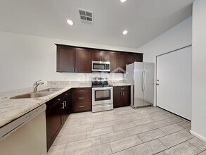 8745 E Lindner Ave in Mesa, AZ - Foto de edificio - Building Photo