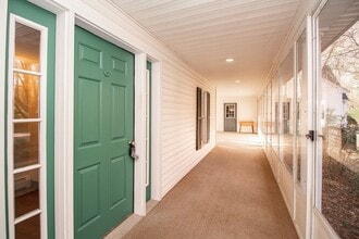 13 Hartford Ave E in Mendon, MA - Building Photo - Building Photo