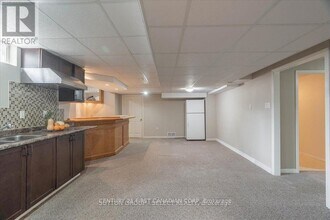 5 Lavender Way in London, ON - Building Photo - Building Photo