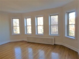 5319 W Giddings St, Unit 1 in Chicago, IL - Building Photo