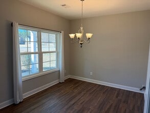 Charming 4 Bedroom Home in East Point of Opelika in Opelika, AL - Foto de edificio - Building Photo