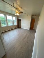 423 Pelham St in Methuen, MA - Building Photo