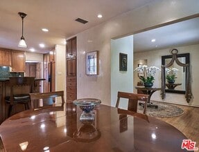 2229 S Beverly Dr in Los Angeles, CA - Building Photo - Building Photo