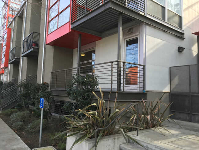 1007 41st St in Oakland, CA - Foto de edificio - Building Photo