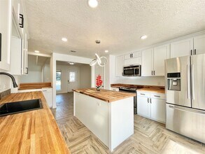 707 Center Hill Dr in Houston, TX - Building Photo - Building Photo