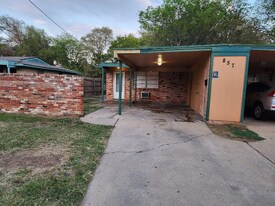 857 Broadway Ave in Euless, TX - Building Photo