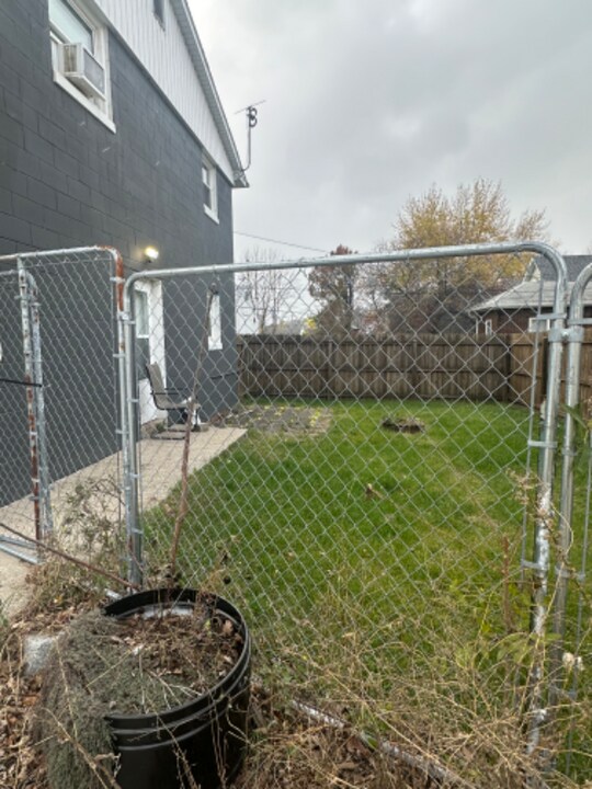 2430 5th Ave in Moline, IL - Building Photo