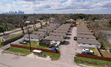 Wipprecht Plaza in Houston, TX - Building Photo - Primary Photo