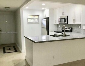 1100 NW 87th Ave, Unit 304 in Coral Springs, FL - Building Photo - Building Photo