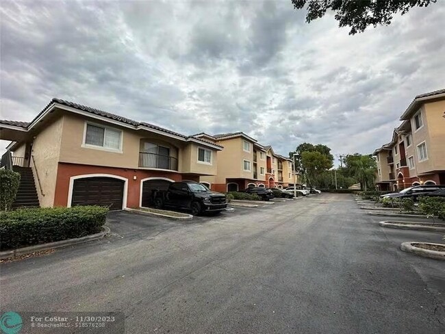 4199 N Haverhill Rd, Unit 103 in West Palm Beach, FL - Foto de edificio - Building Photo