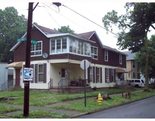 2127 Chestnut St in Erie, PA - Building Photo