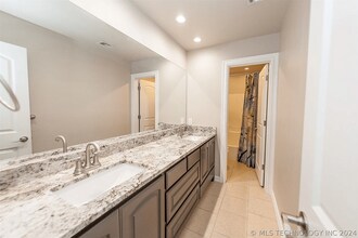 2141 S 140th E Ave in Bixby, OK - Building Photo - Building Photo