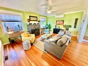 412 E Jewett Blvd in White Salmon, WA - Building Photo - Building Photo