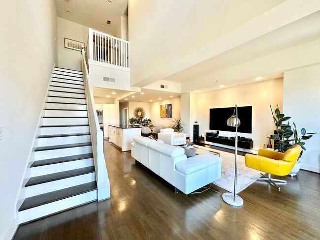 property at 5055 Addison Cir
