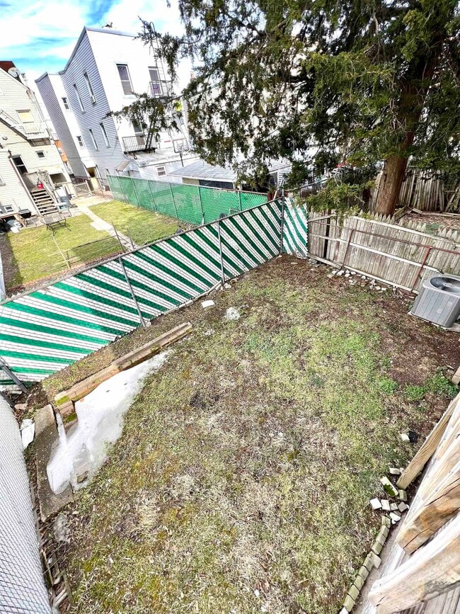 36 Grace St in Jersey City, NJ - Building Photo - Building Photo