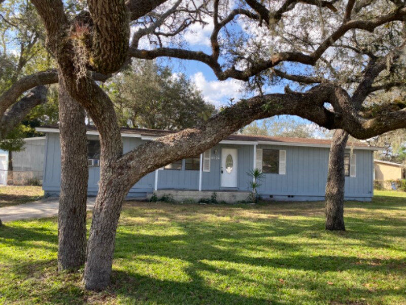 4524 Howard St in Sebring, FL - Foto de edificio